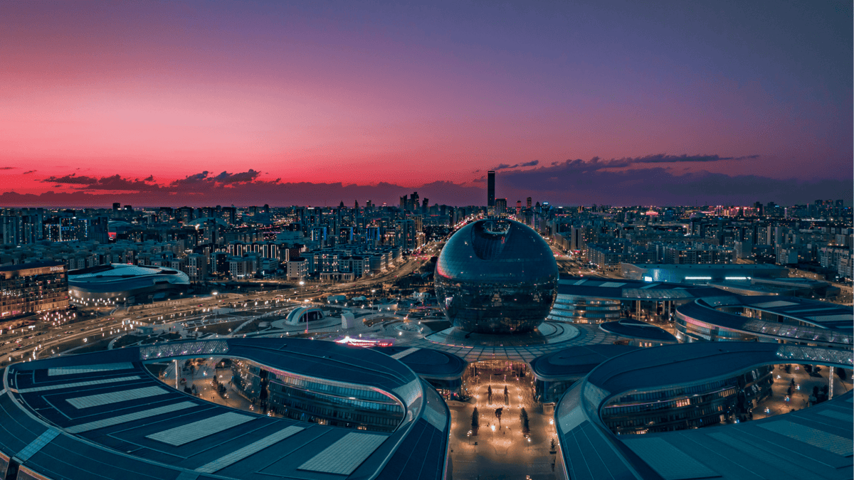 Кампус Astana Hub — IT-команда за работой